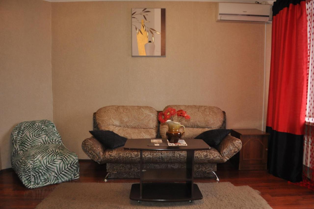 Spacious Apartment With Balcony 크레멘축 외부 사진