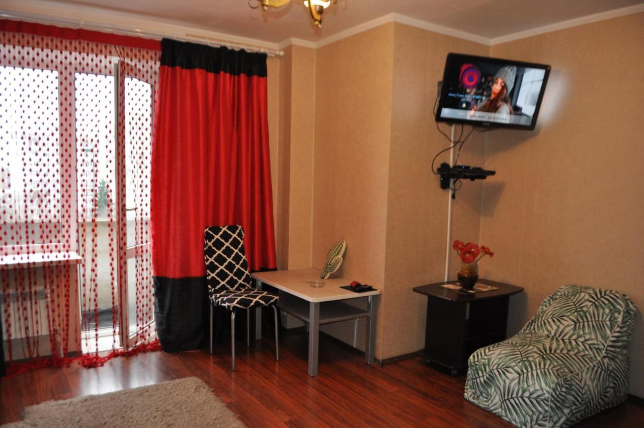 Spacious Apartment With Balcony 크레멘축 외부 사진